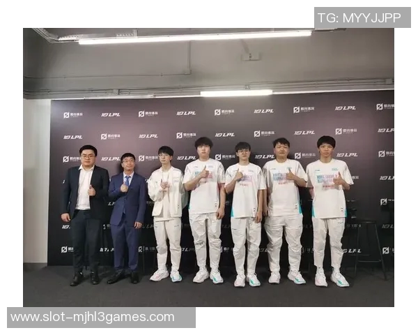 电竞赛后分析LNG与BLG的战术意识与团队配合探讨